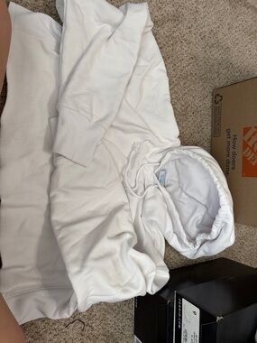 Crop White Hooded Sweatshirt